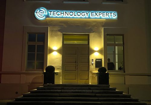 Lichtwerbung-Technology-Expers.jpg
